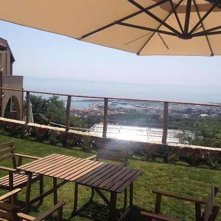 Agriturismo "I Castellari" Pietra Ligure Phòng bức ảnh