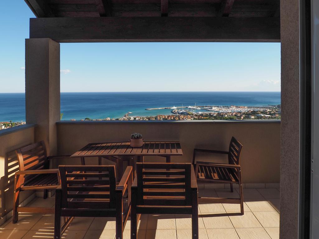 Agriturismo "I Castellari" Pietra Ligure Phòng bức ảnh